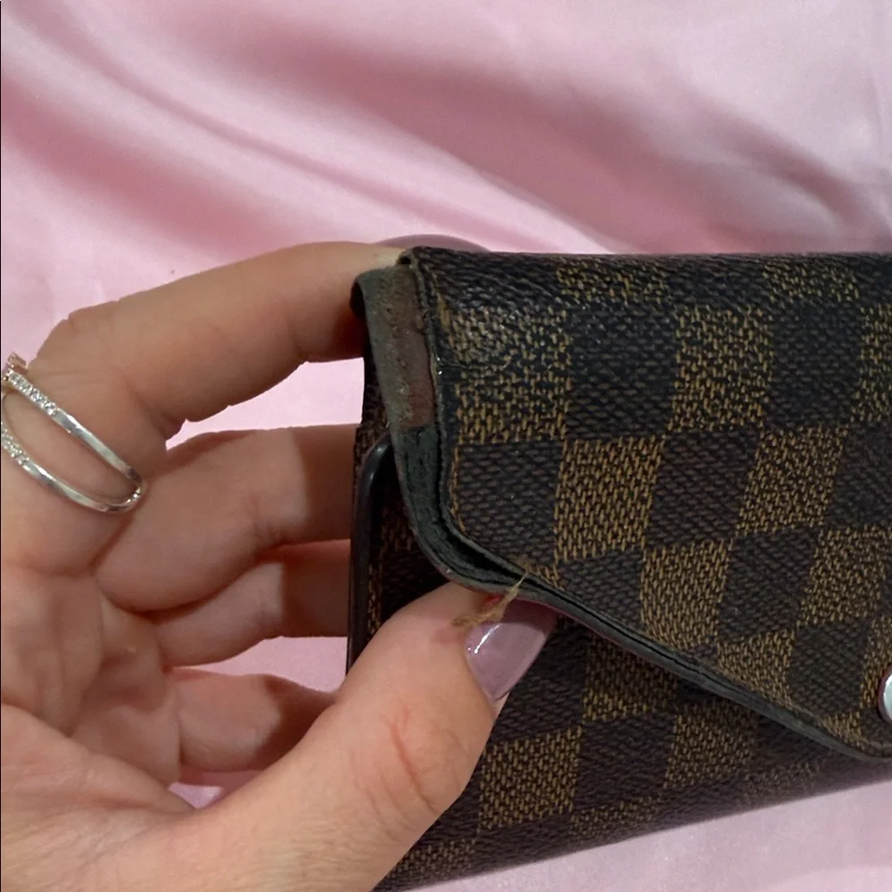 Louis Vuitton Wallet - Picture 2 of 11